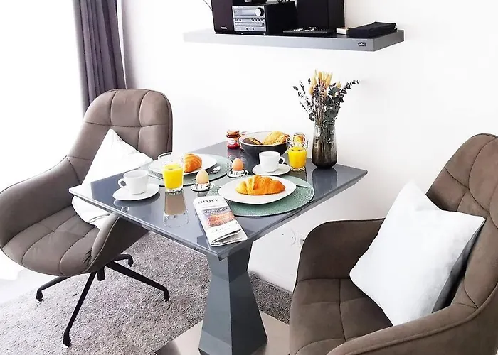 Hh 02 By Rockchair - Superhost Status - Modernes Mit Sonnigem Balkon & Premium Boxspringbetten In Winterhude - Geheimtipp * Hamburg