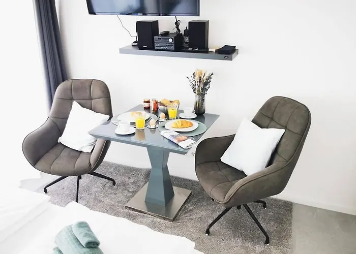 Hh 02 By Rockchair - Superhost Status - Modernes Mit Sonnigem Balkon & Premium Boxspringbetten In Winterhude - Geheimtipp *