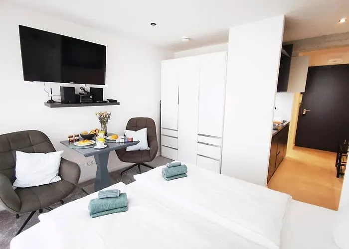 Hh 02 By Rockchair - Superhost Status - Modernes Mit Sonnigem Balkon & Premium Boxspringbetten In Winterhude - Geheimtipp * Hamburg