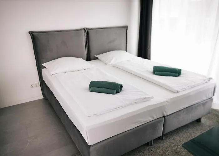 Hh 02 By Rockchair - Superhost Status - Modernes Mit Sonnigem Balkon & Premium Boxspringbetten In Winterhude - Geheimtipp