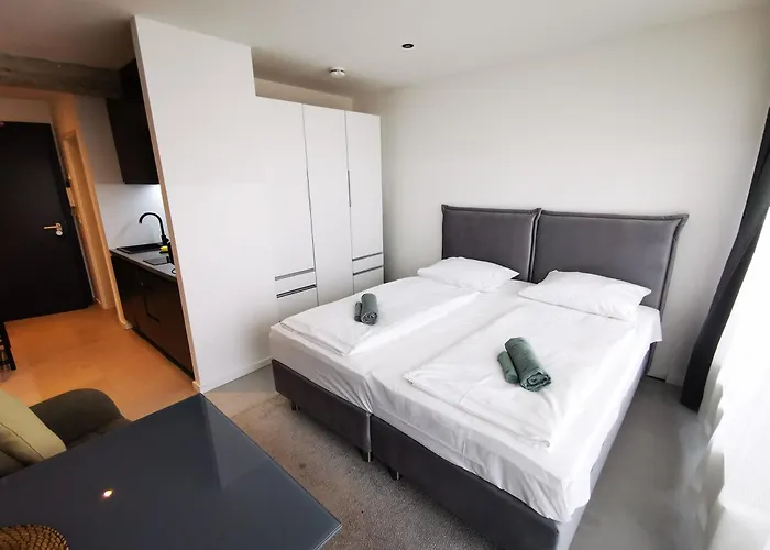 Apartament Hh 02 By Rockchair - Superhost Status - Modernes Mit Sonnigem Balkon & Premium Boxspringbetten In Winterhude - Geheimtipp